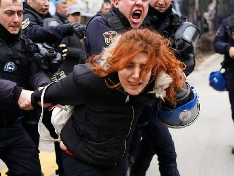 Turchia, oltre 1600 tra avvocati e magistrati arrestati con l’accusa di terrorismo