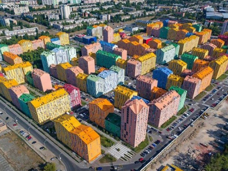 Ucraina: Ancona, studenti realizzano un plastico di un quartiere di Kiev. “Speriamo che Comfort Town possa presto tornare in pace”