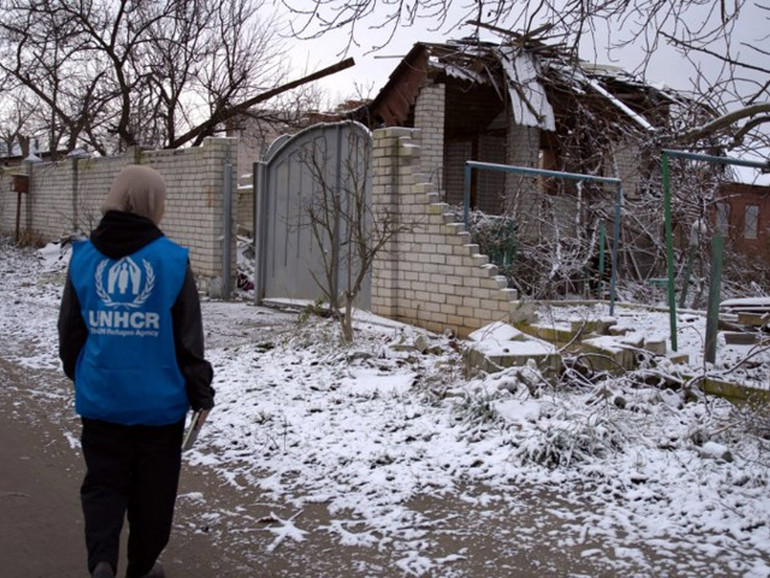 Ucraina e Afghanistan, sfollati al gelo. "Fai sentire il tuo calore"