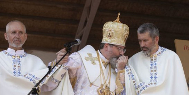 Ucraina: i due sacerdoti liberati dalla prigionia ieri al pellegrinaggio a Zarvanytsia. Shevchuk (Ugcc), “siete un segno di speranza”