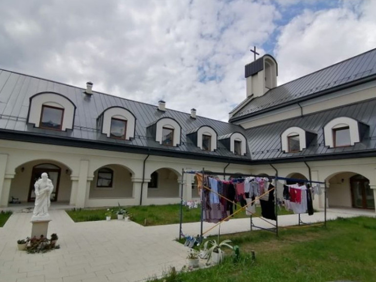 Ucraina: Leopoli, parrocchie e monasteri in prima linea nell’accoglienza