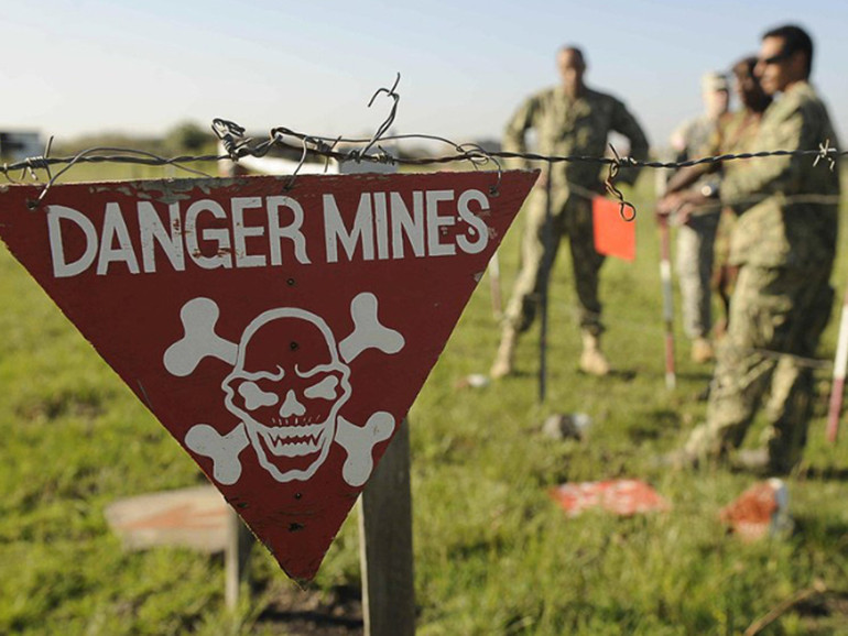 Ucraina. “L’uso delle mine antipersona da parte delle forze russe sia indagato come possibile crimine di guerra”