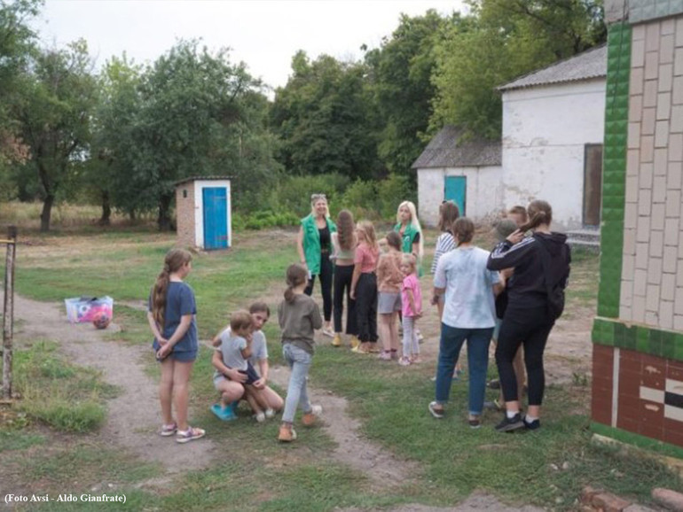 Ucraina. Tra i bambini di Dobrovilya, a due passi dal Donbass